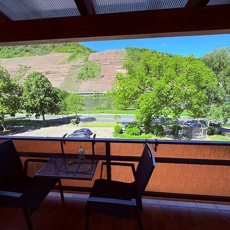 ホテル Weinhaus Hirschen Bruttig エクステリア 写真