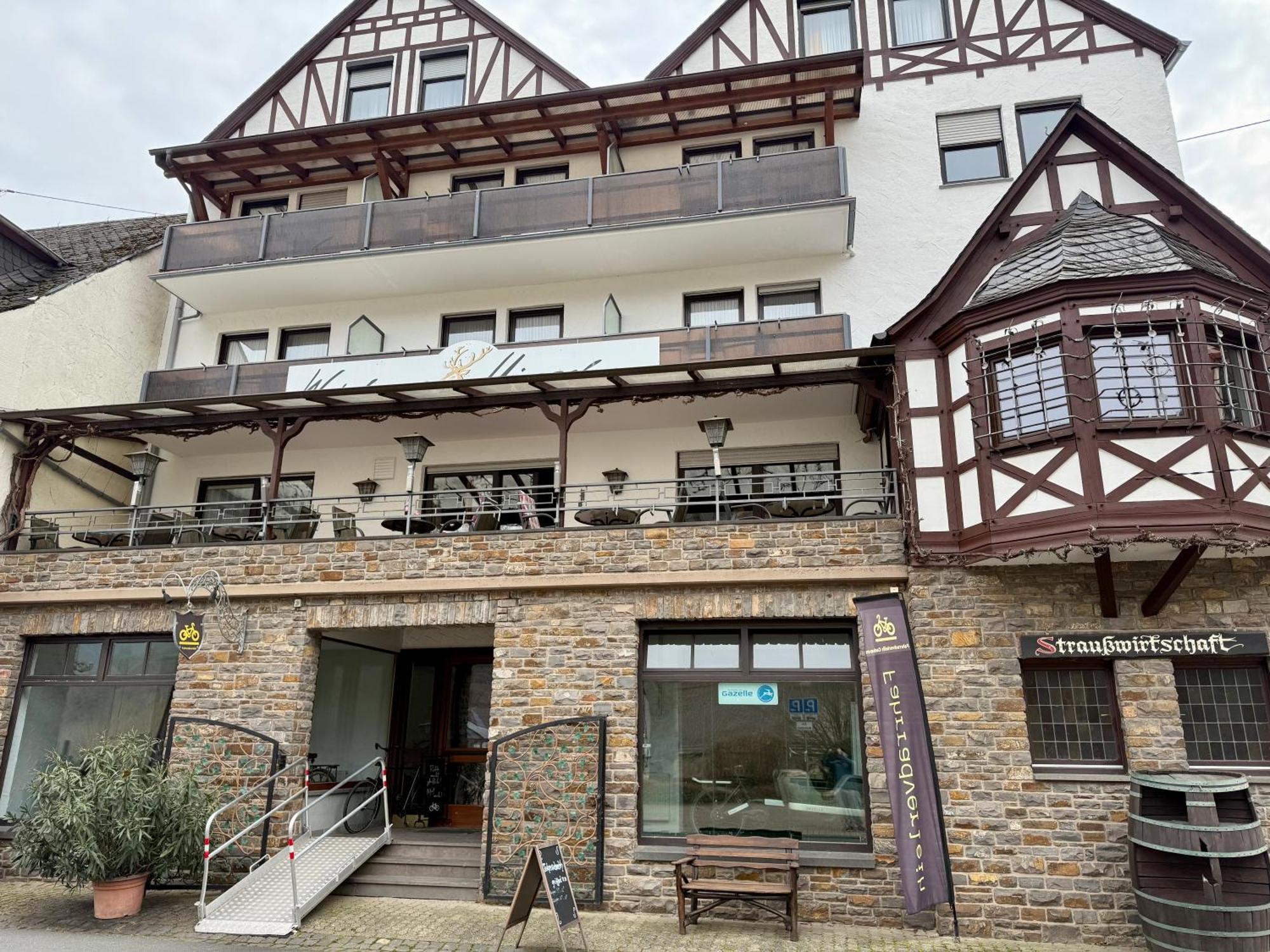 ホテル Weinhaus Hirschen Bruttig エクステリア 写真