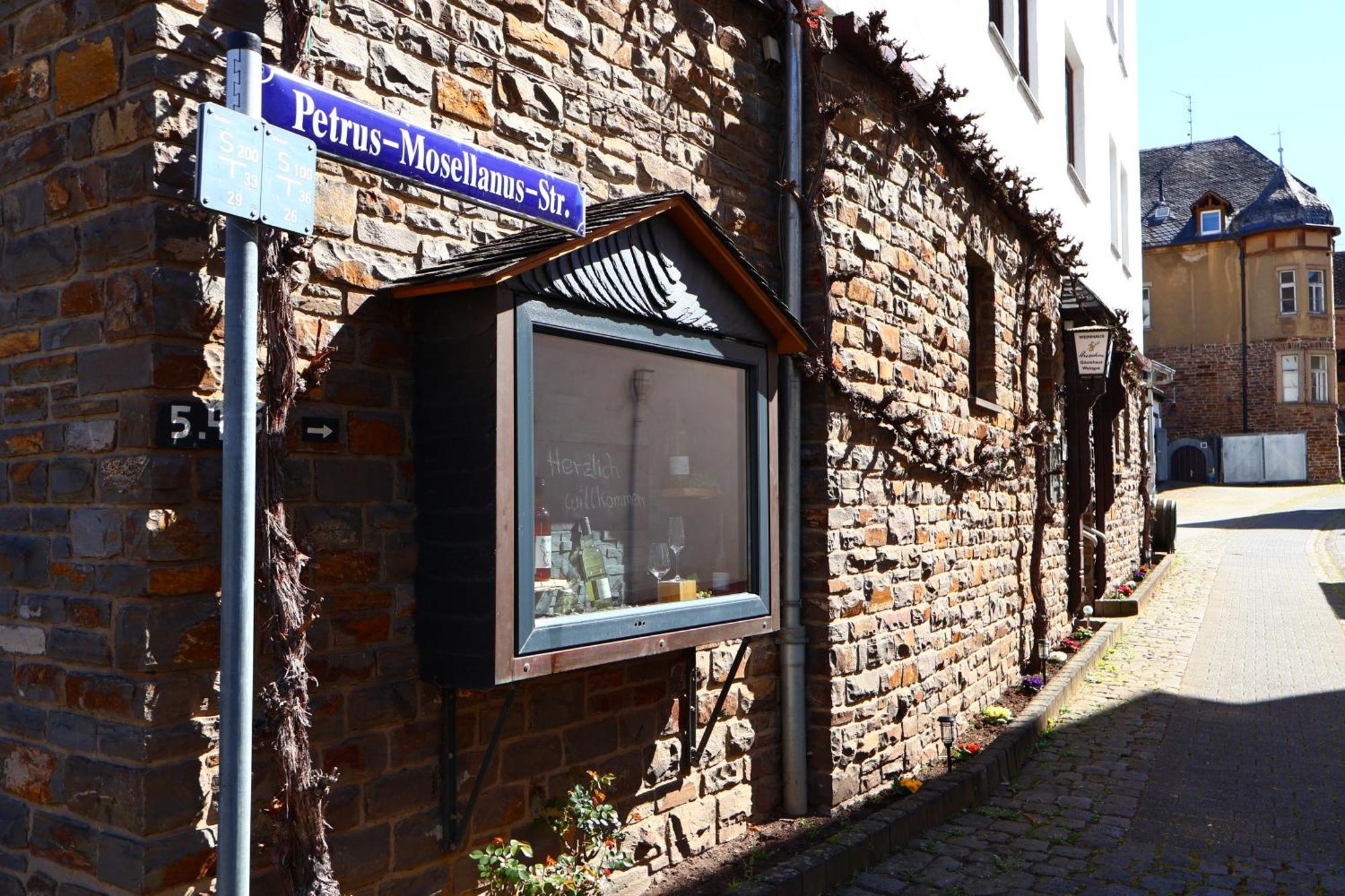 ホテル Weinhaus Hirschen Bruttig エクステリア 写真