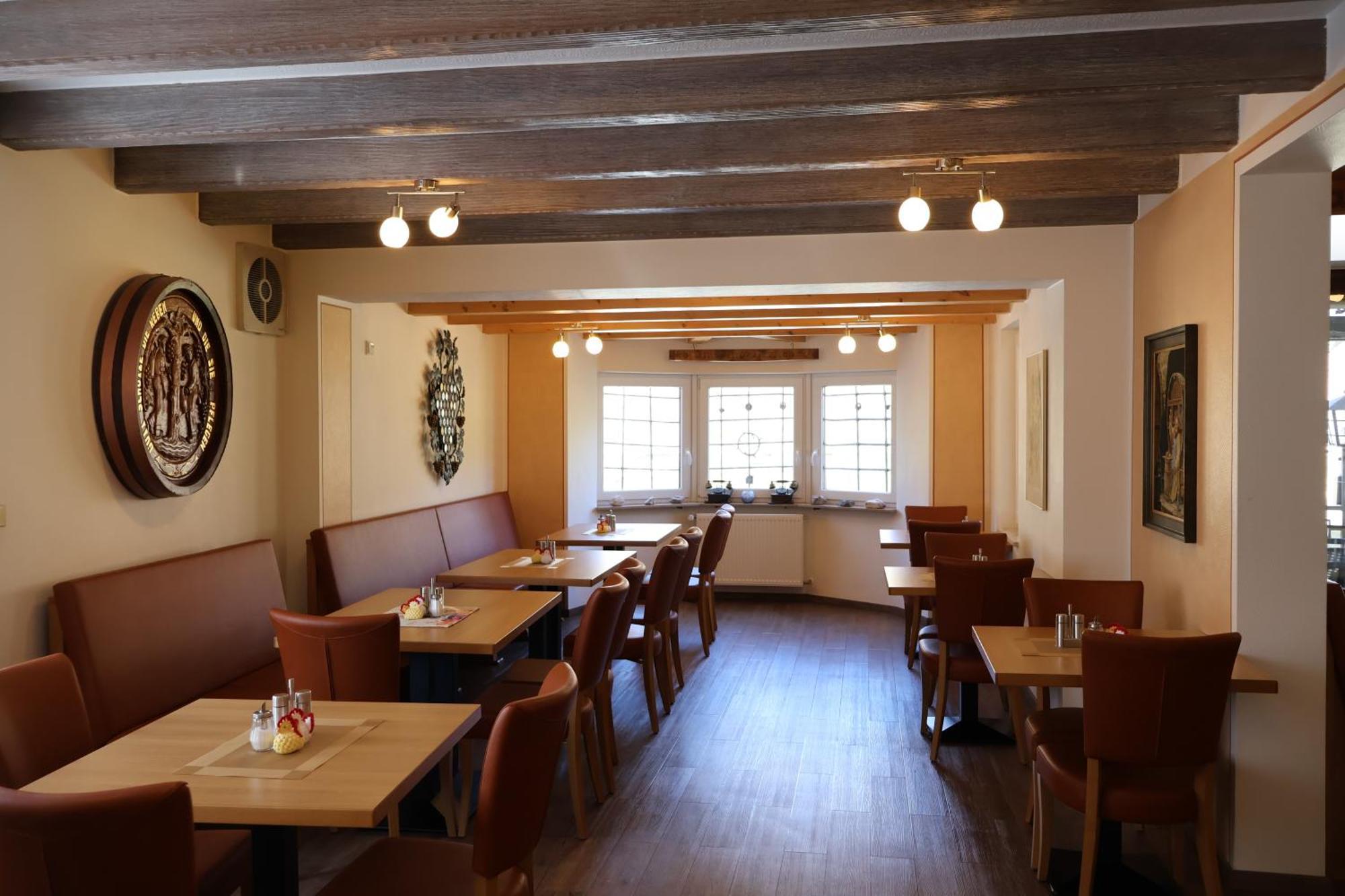 ホテル Weinhaus Hirschen Bruttig エクステリア 写真